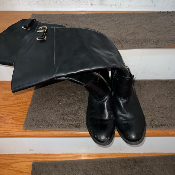 Black boots - Picture 2 of 3